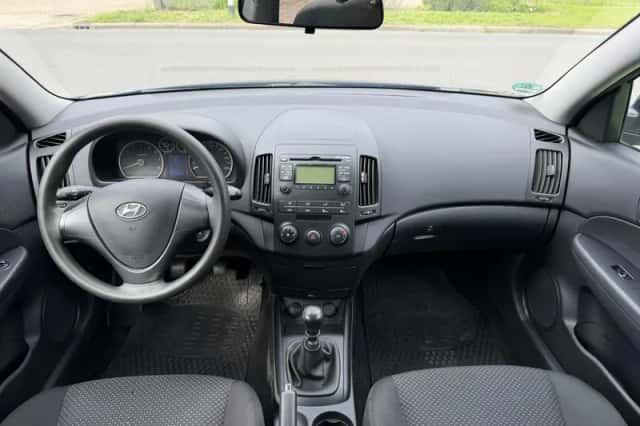 Hyundai i30 (2010) thumbnail 3