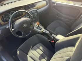 Jaguar X-Type (2003) thumbnail 9