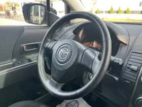 Mazda 5 (2007) thumbnail 22