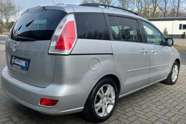 Mazda 5 (2007) thumbnail 5