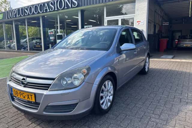 Opel Astra (2004) thumbnail 1