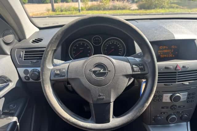 Opel Astra (2004) thumbnail 5