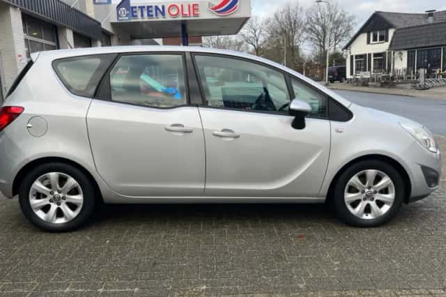 Opel Meriva (2010) thumbnail 6