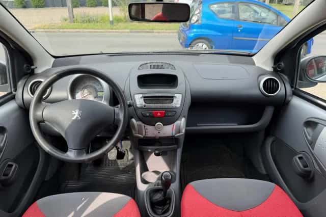 Peugeot 107 (2007) thumbnail 2