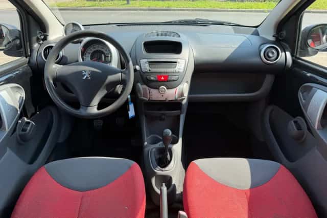 Peugeot 107 (2008) thumbnail 2