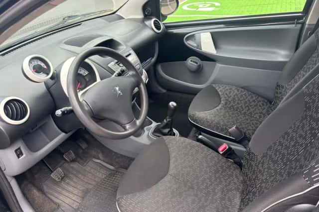 Peugeot 107 (2012) thumbnail 6