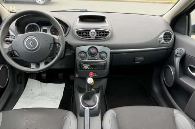 Renault Clio (2008) thumbnail 2