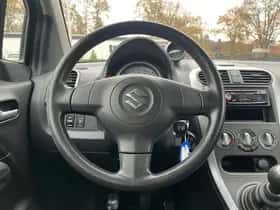 Suzuki SPLASH (2008) thumbnail 24