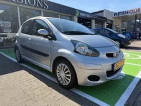 Toyota Aygo (2009) thumbnail 15