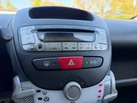 Toyota Aygo (2009) thumbnail 18