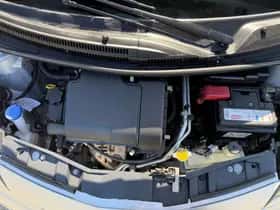Toyota Aygo (2009) thumbnail 8