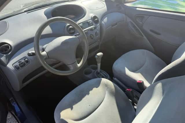 Toyota Yaris (2000) thumbnail 2