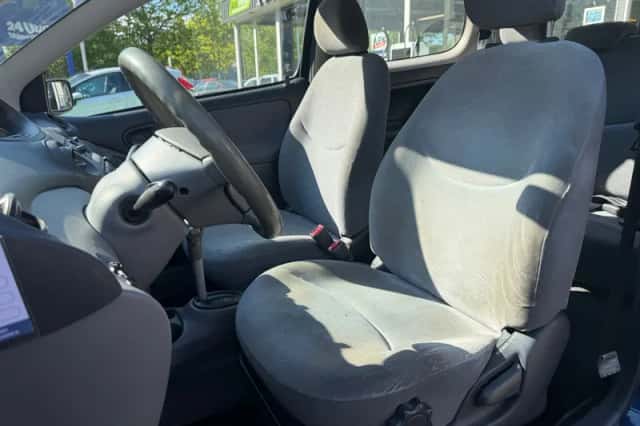 Toyota Yaris (2000) thumbnail 4