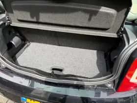 Volkswagen Up! (2012) thumbnail 6