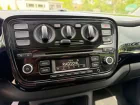Volkswagen Up! (2012) thumbnail 8
