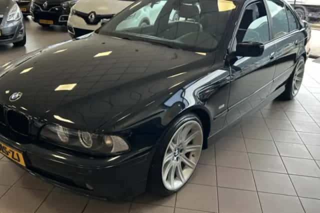 BMW 5-Serie (2004) thumbnail 1