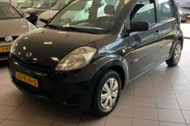 Daihatsu Sirion (2010) thumbnail 1