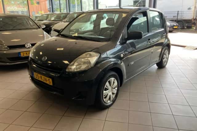 Daihatsu Sirion (2010) thumbnail 2