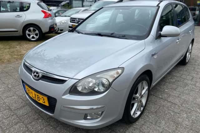 Hyundai i30 (2010) thumbnail 2