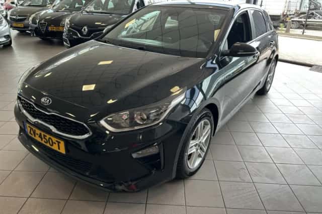 Kia Ceed (2019) thumbnail 2