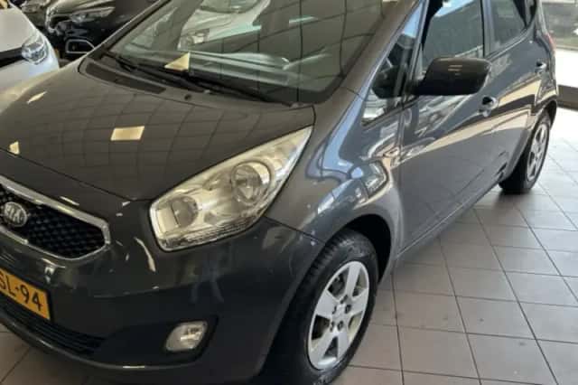 Kia Venga (2013) thumbnail 1