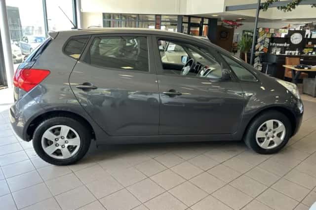 Kia Venga (2013) thumbnail 6