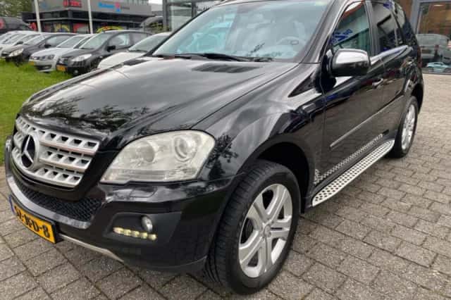Mercedes-Benz ML-Klasse (2009) thumbnail 2