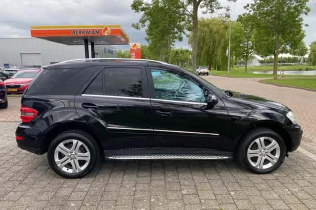 Mercedes-Benz ML-Klasse (2009) thumbnail 6
