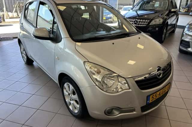 Opel Agila (2009) thumbnail 5