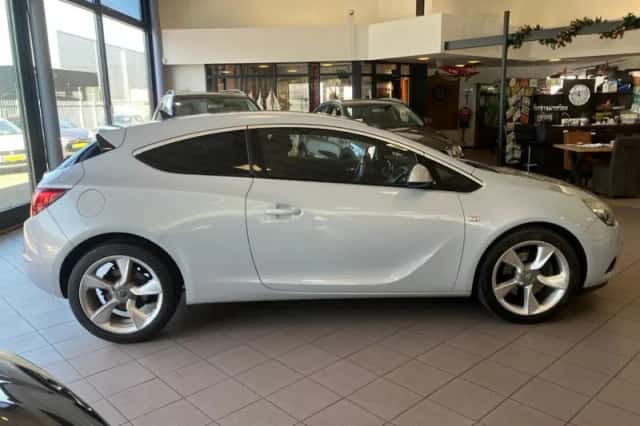 Opel Astra (2012) thumbnail 6