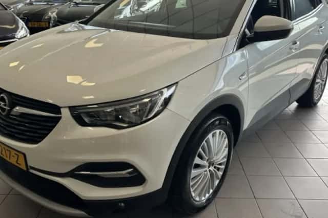 Opel Grandland (2018) thumbnail 1