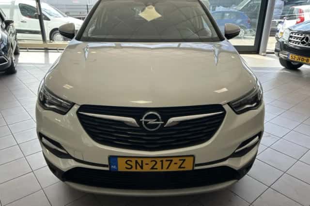 Opel Grandland (2018) thumbnail 3