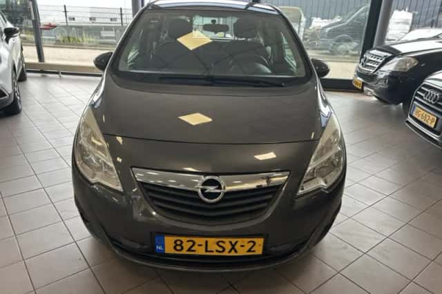 Opel Meriva (2010) thumbnail 3