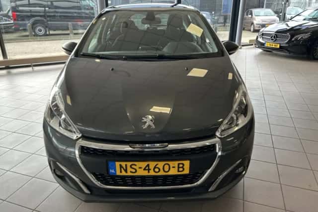 Peugeot 208 (2017) thumbnail 3
