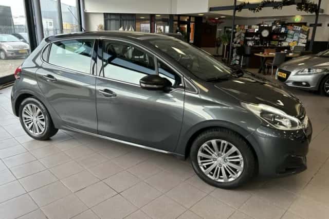 Peugeot 208 (2017) thumbnail 6