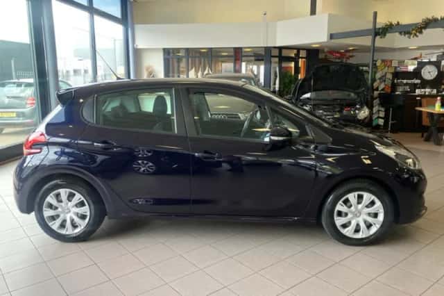 Peugeot 208 (2018) thumbnail 6