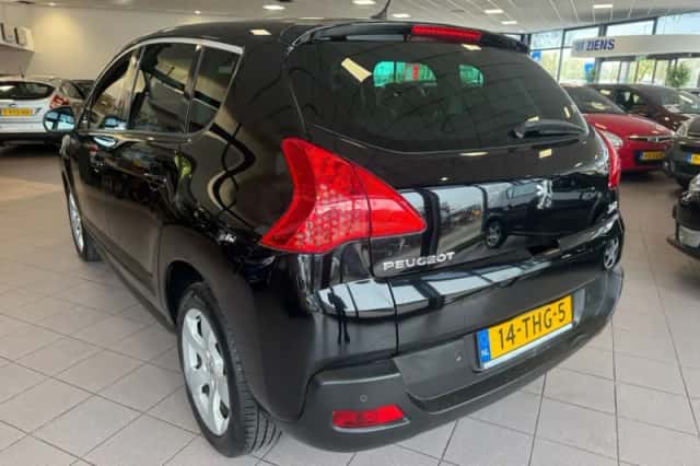 Peugeot 3008 (2012) thumbnail 4