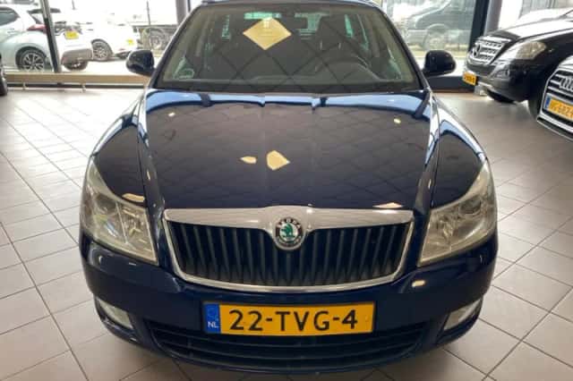 Škoda Octavia (2012) thumbnail 3