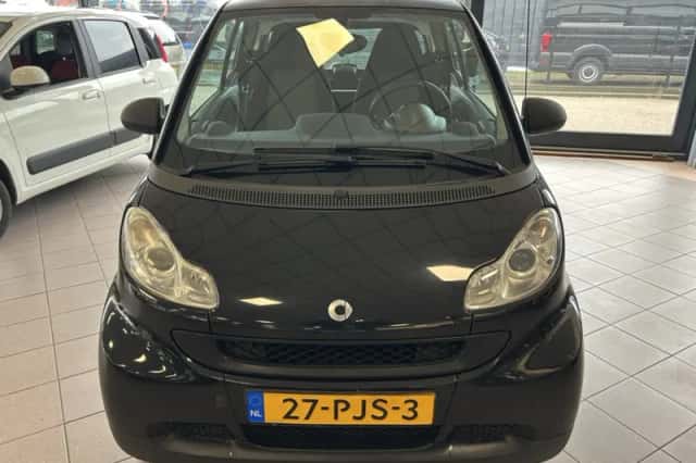 Smart Fortwo (2011) thumbnail 3
