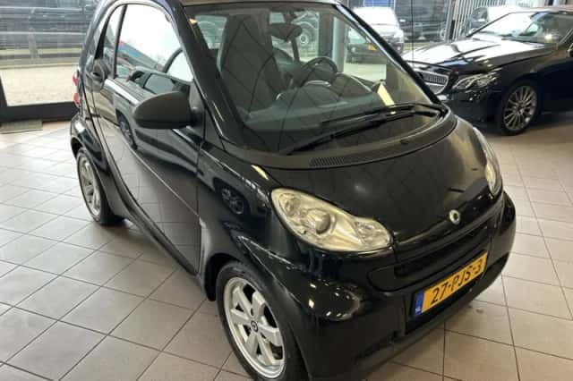 Smart Fortwo (2011) thumbnail 5
