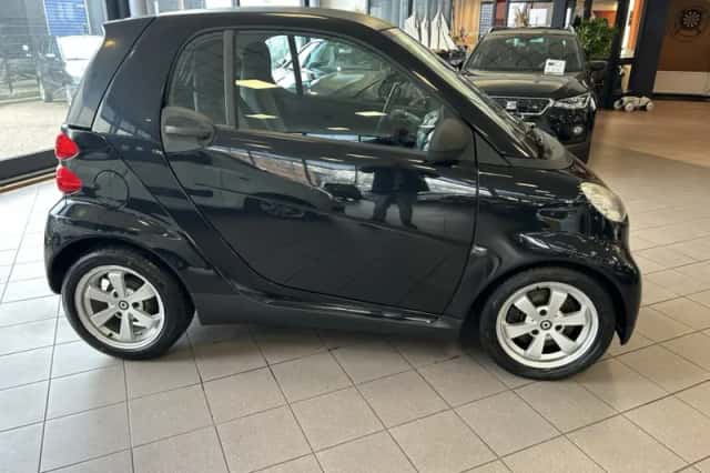 Smart Fortwo (2011) thumbnail 6