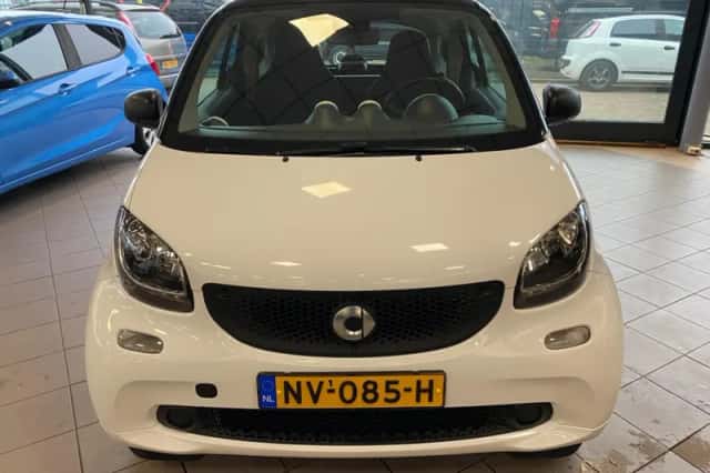 Smart Fortwo (2017) thumbnail 3