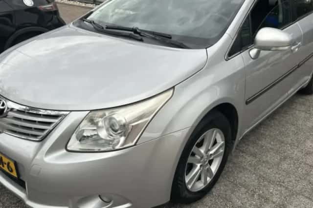 Toyota Avensis (2009) thumbnail 1