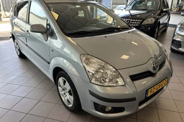 Toyota Verso (2008) thumbnail 5