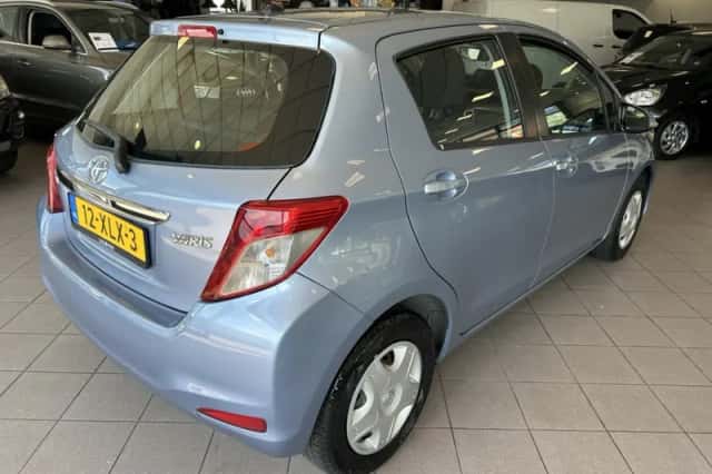 Toyota Yaris (2012) thumbnail 6