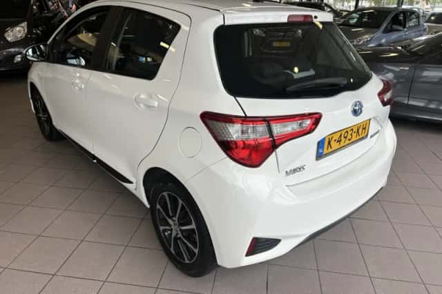 Toyota Yaris (2018) thumbnail 6