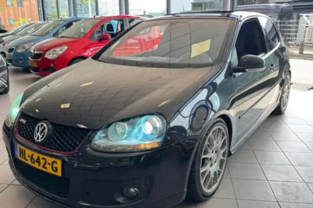 Volkswagen Golf (2015) thumbnail 1