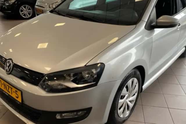 Volkswagen Polo (2011) thumbnail 1