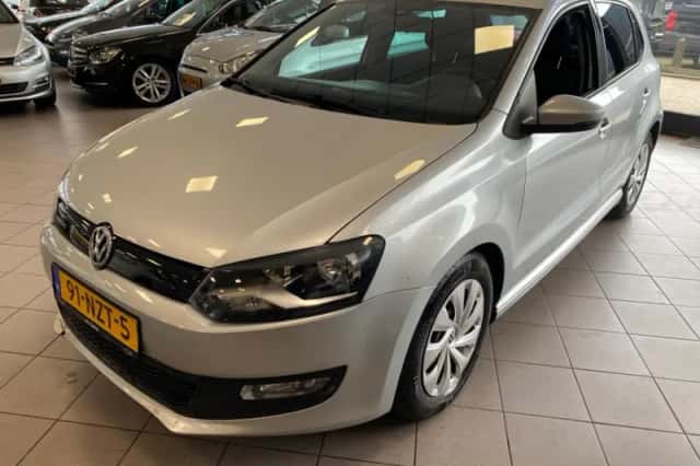 Volkswagen Polo (2011) thumbnail 2