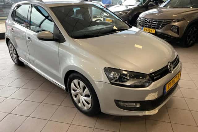Volkswagen Polo (2011) thumbnail 5